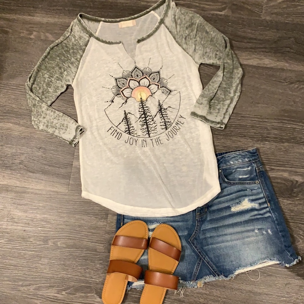 Vintage 3/4 sleeve Tee Altar’d State Small